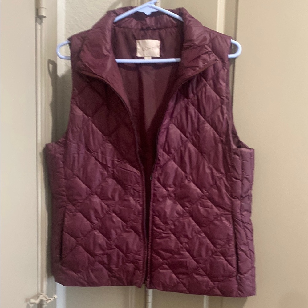 Loft Quilted Vest Size Medium